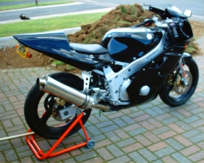Gary Jakeman's FZR400RSP, update photo
