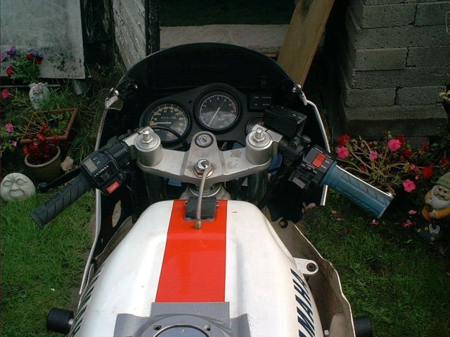 Front forks and preload adjusters