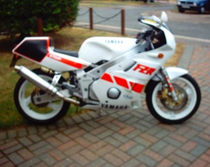 Gary Jakeman's FZR400RSP before the extra work